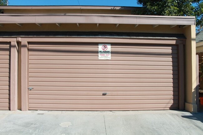 Building Photo - 925a N Cordova St