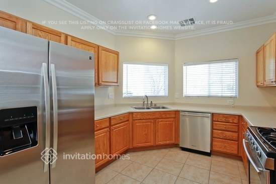 Foto del edificio - 8861 Happy Stream Ave