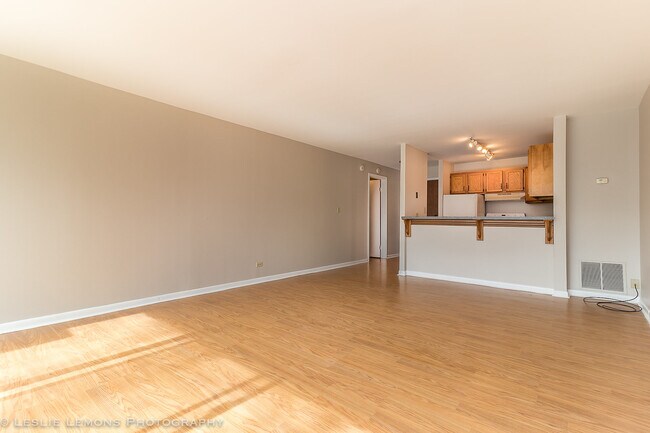 Building Photo - 5810 Oakwood Dr