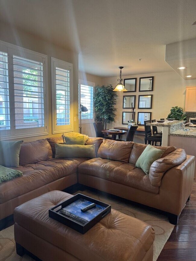 Foto del edificio - WOW-Factor Alert: Fully Furnished & Remodeled 2BD/2BA First Floor Condo in Wingfield Springs!