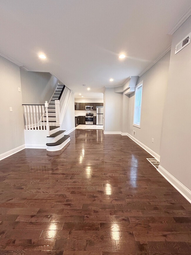 Building Photo - 157 E Duval St