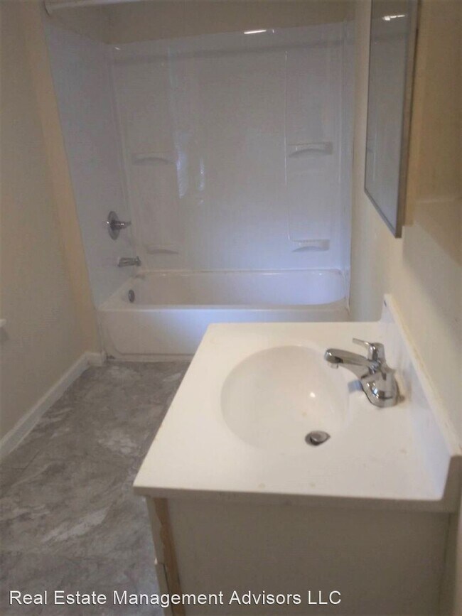 Building Photo - 2 br, 1 bath House - 2534-36 W Harold Street