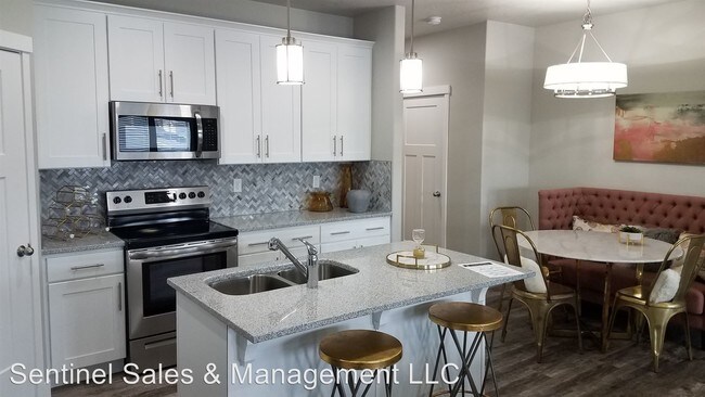 Foto del edificio - 4 br, 3 bath House - 333 N. 725 E.