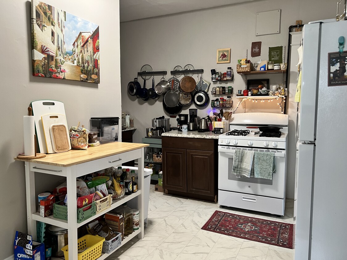 Kitchen - 75 Lyman Ave