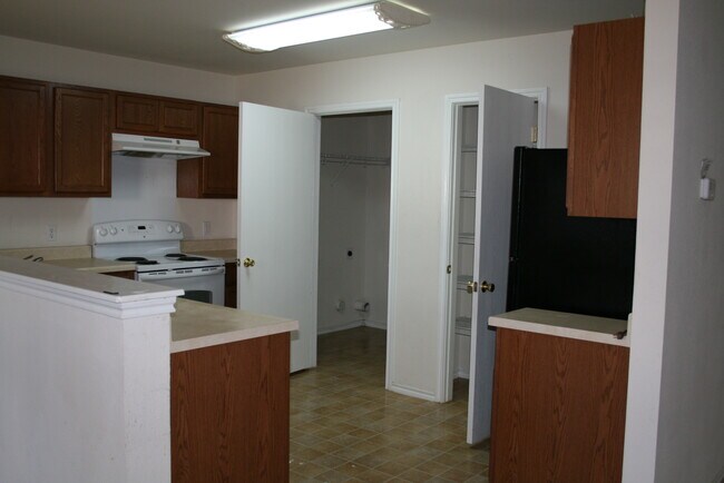 Building Photo - 12721 ST MARY DR