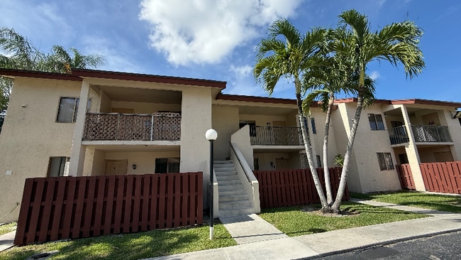 Foto del edificio - 7911 Southgate Blvd