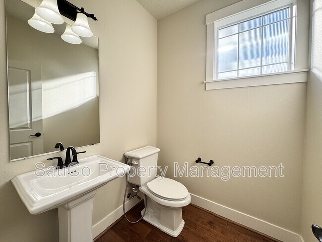 Building Photo - 7609 SW Applegate Dr