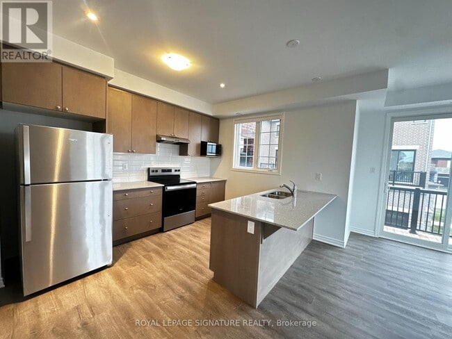 Building Photo - 1259 Lily Cres