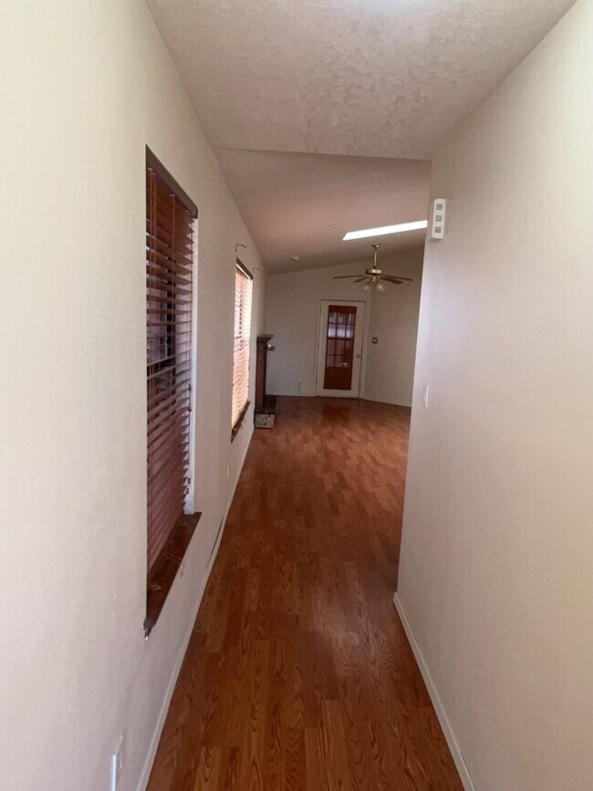 Foto del edificio - 13129 Neon Ave NE