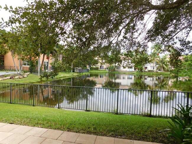 Foto del edificio - 11751 NW 1st St