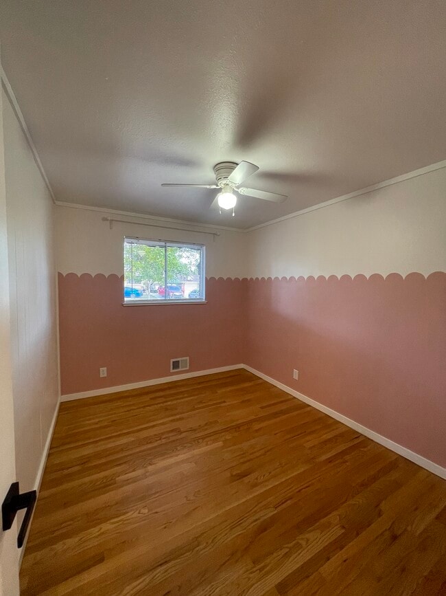 Building Photo - 8751 Oakwood St