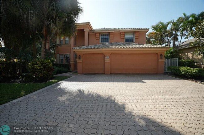 Building Photo - 6370 Stonehurst Cir