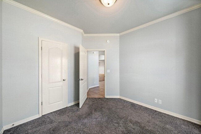 Building Photo - Amazing 5 Bedroom Home in Owasso!