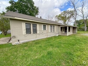 Building Photo - 208 N Kinney Ave