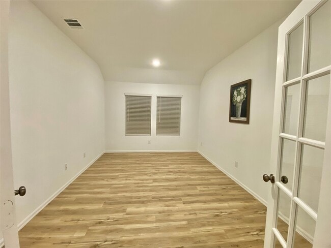 Foto del edificio - 3724 Moss Hl Rd
