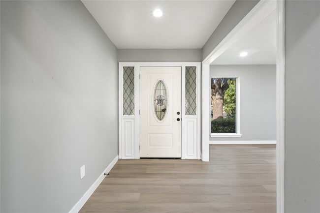 Building Photo - 14015 Cleobrook Dr