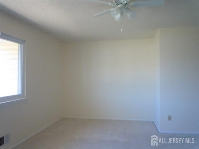 Foto del edificio - 3 Quincy Cir