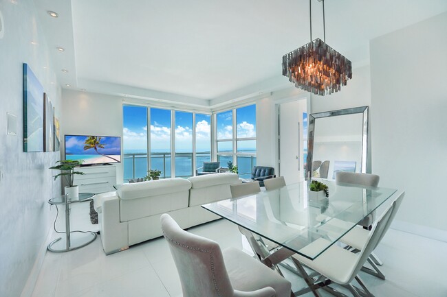Building Photo - 950 Brickell Bay Dr