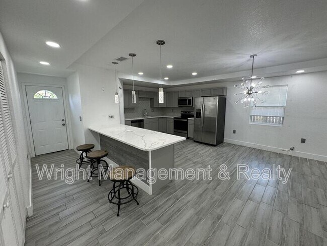 Foto del edificio - 6781 69th Ave N