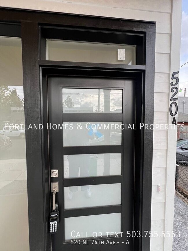 Building Photo - Brand New 3 Bedroom Duplex