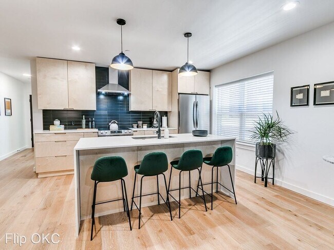 Foto del edificio - 808 NW 23rd St