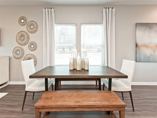 Foto del edificio - 1643 Villageside Ct