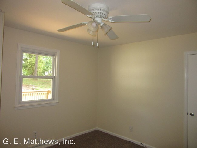 Foto del edificio - 20202 River Rd