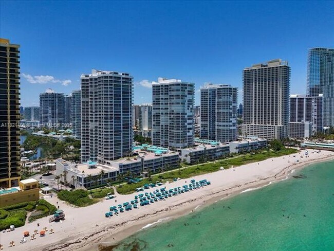 Foto del edificio - 16425 Collins Ave