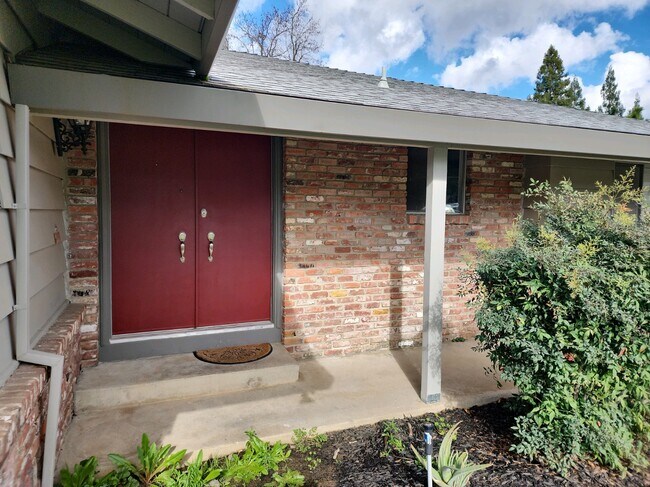 Building Photo - 7759 Greenridge Way