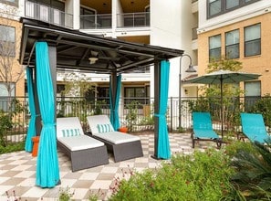 Pool Cabanas - AMLI Campion Trail