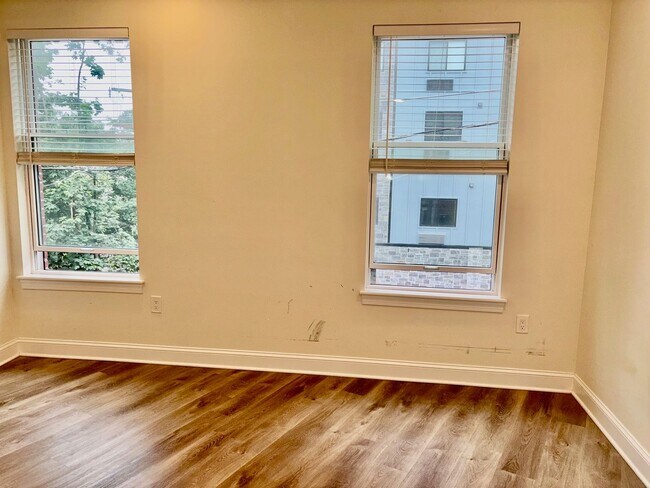 Foto del edificio - 511 Gorgas Ln