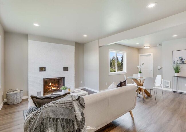 Foto del edificio - NOW AVAILABLE FOR RENT-4bd/2ba -8816 S Yakima Ave, Tacoma, WA 98444