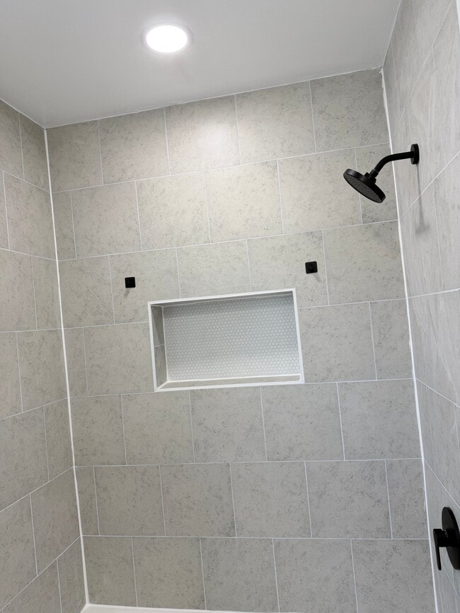 Building Photo - 60 Hanover St