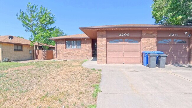 Foto del edificio - 3209 White Elm Ct