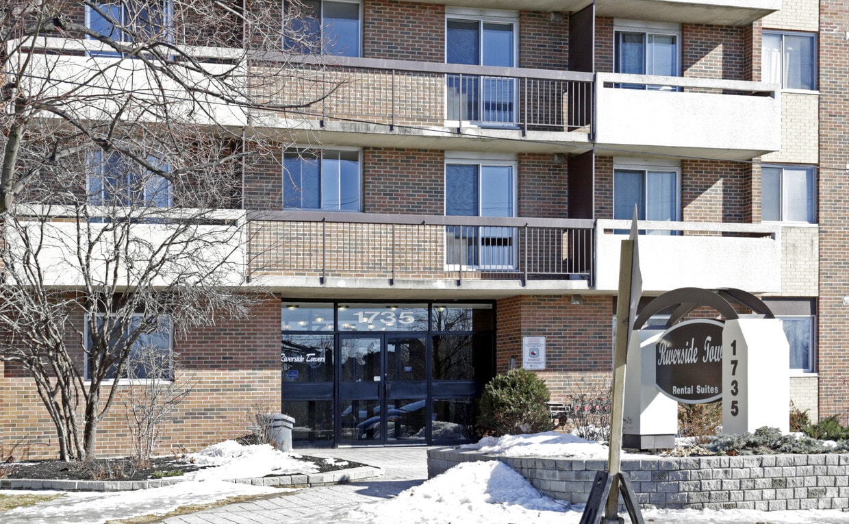 Riverside Towers 1735 Frobisher Ln Ottawa, ON