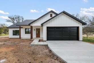 Building Photo - 830 Woodland Hills Dr