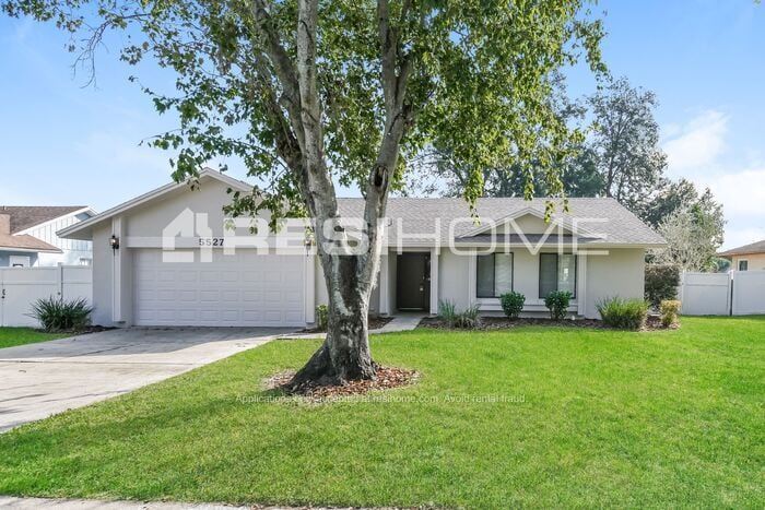 Foto principal - 5527 Long Lake Dr