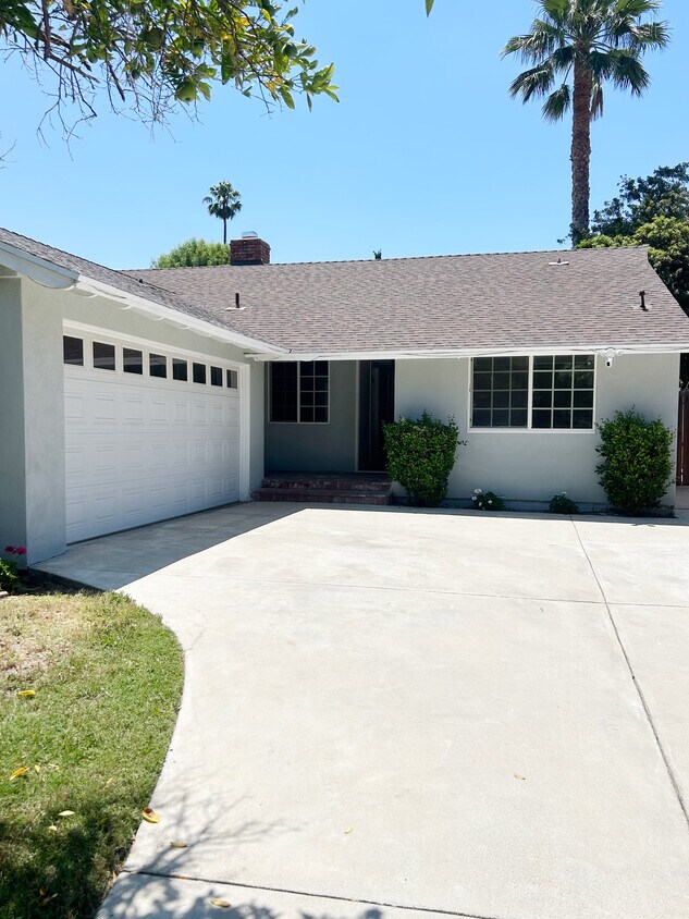 Foto principal - 23308 Friar St