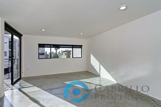 Foto del edificio - 2870 Fourth Ave