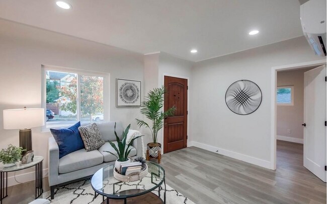 Foto del edificio - 2110 Polk Ave