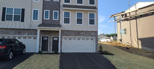 Building Photo - 567 Brook Shire Ct