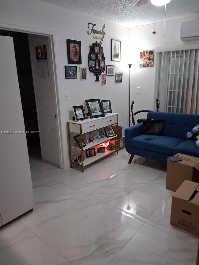 Building Photo - 9202 SW 148th Ct