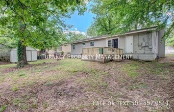 Building Photo - 14 S Wakefield Dr