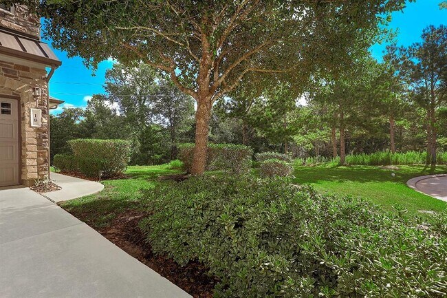 Building Photo - 18 Aventura Pl