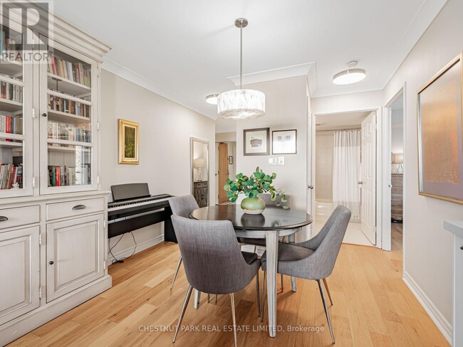 Building Photo - 253 Merton St