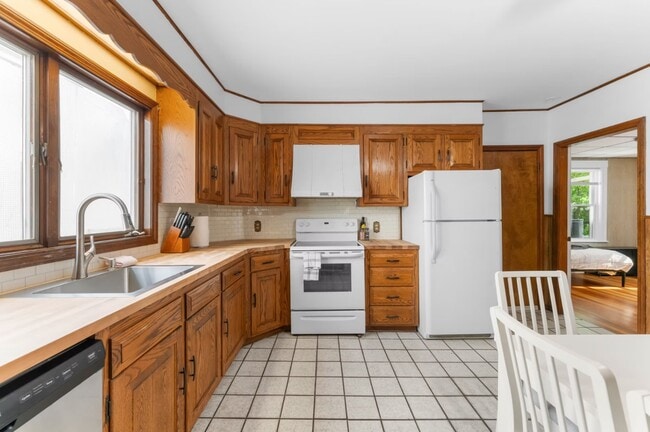 Photo - 29 Harbor St Apartment