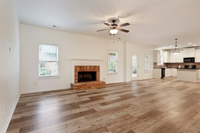 Building Photo - 4620 Heathcliff Way