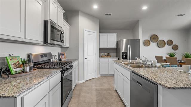 Foto del edificio - 16408 Severn Ln