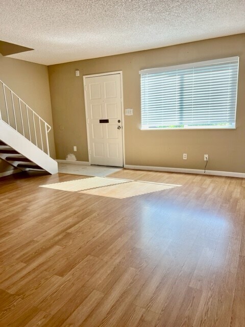 Foto del edificio - 901 Veterans Dr