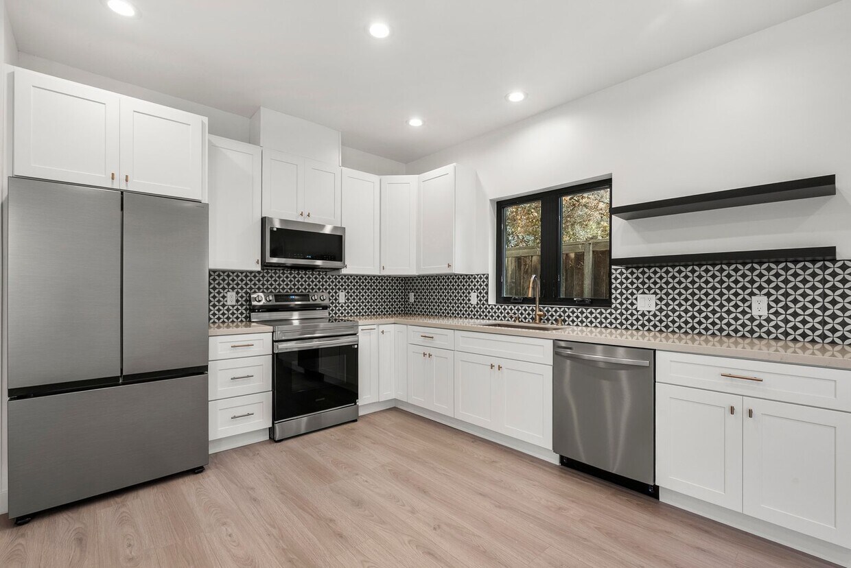 Foto principal - Stunning brand new construction, modern lu...